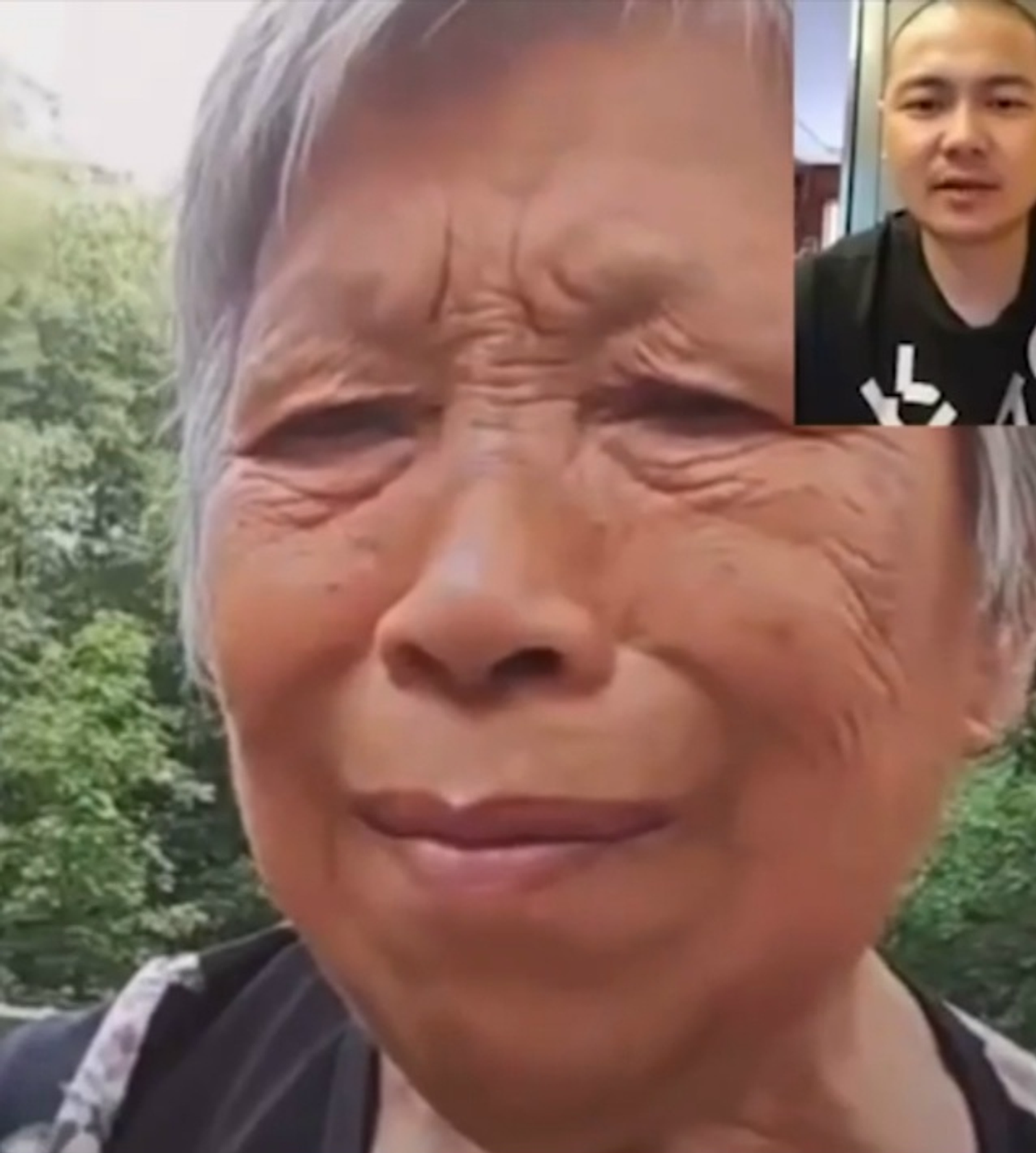 Улым белән сөйләшәм дип уйлый...