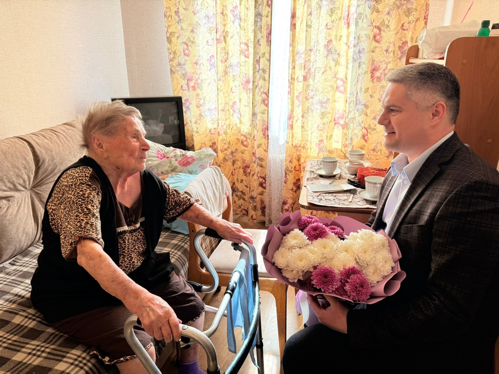 Бәхетле нәнәйгә — 107 яшь!