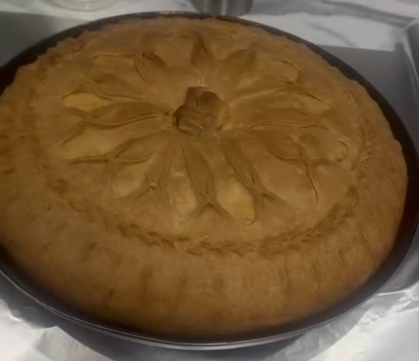 Бәлеш өсте көймәсен, дисәң...