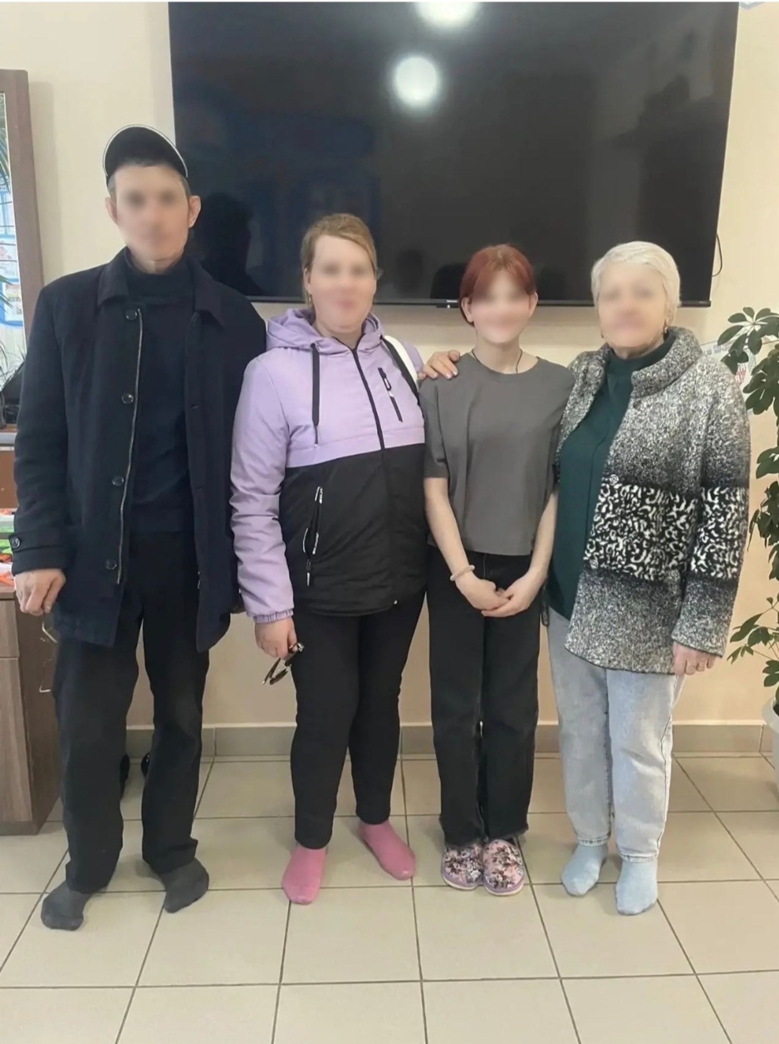 Балалар әти-әнисен сагына...