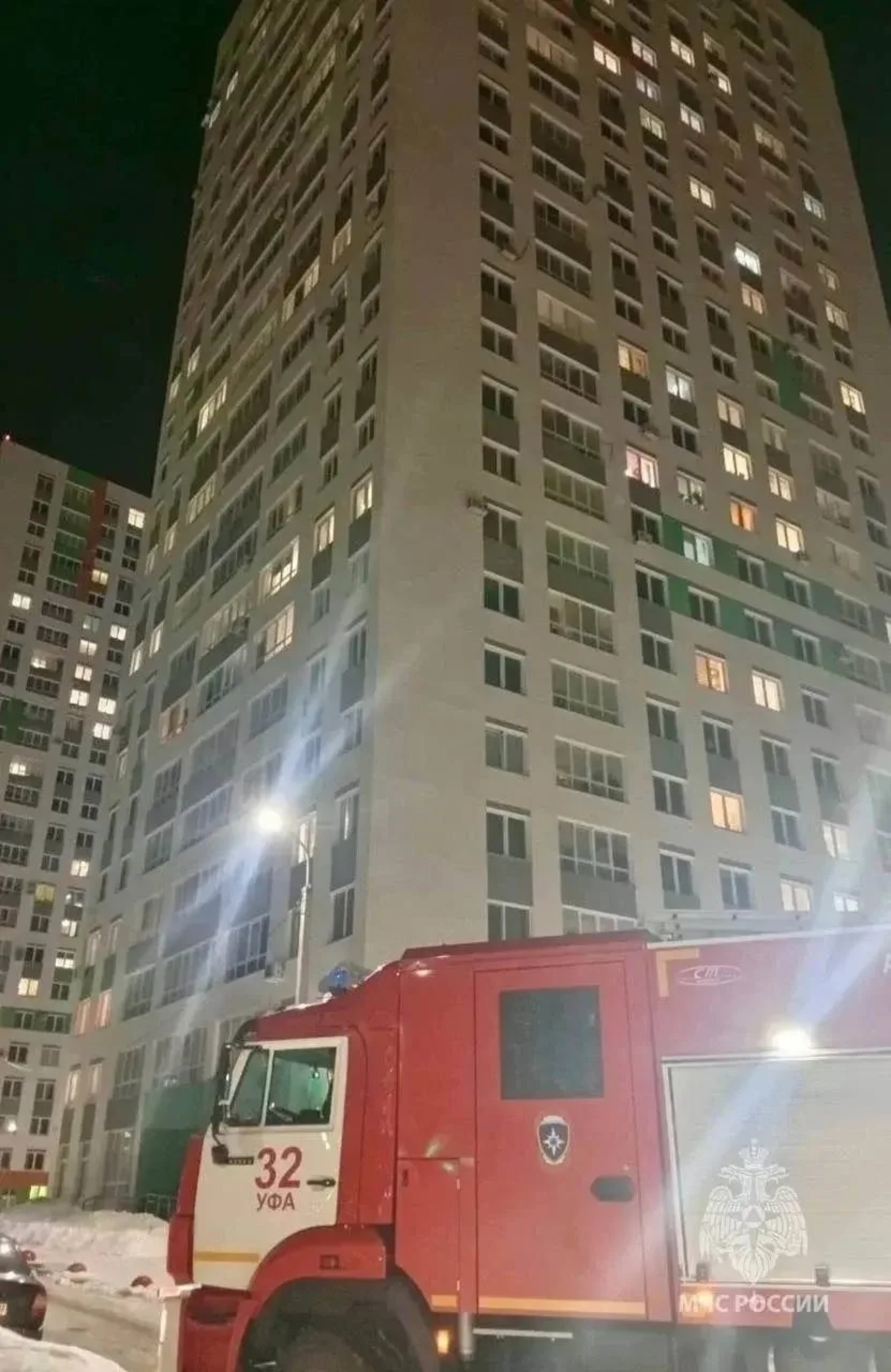 Җиде яшьлек малай өйдә үзе генә булган