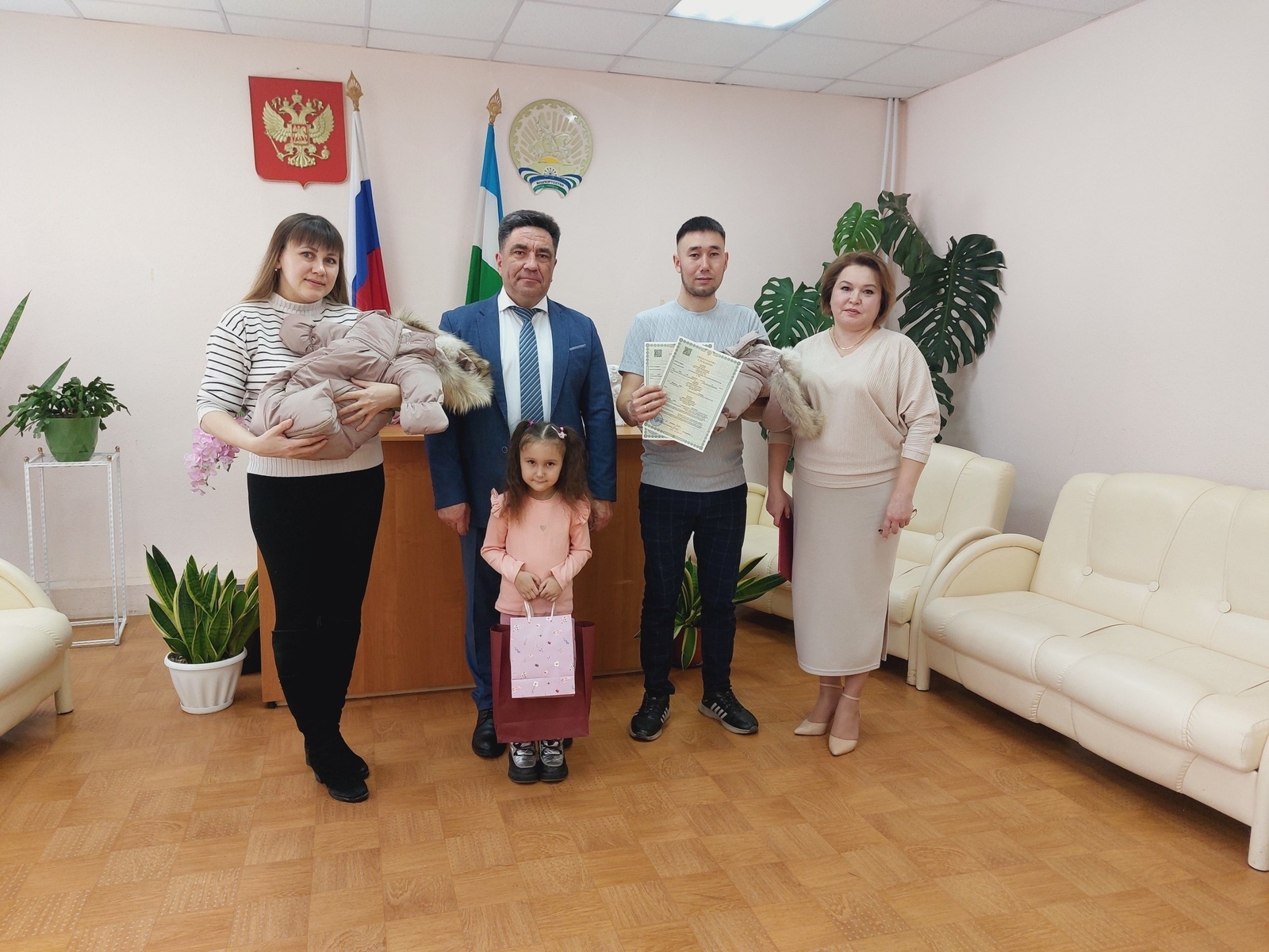 Галиевлар – өч кызның бәхетле әти-әнисе!