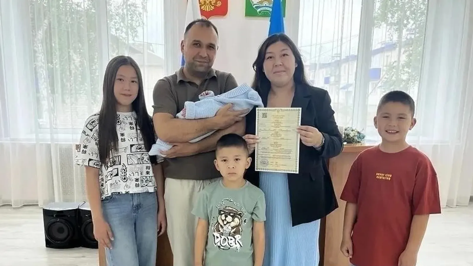 Нәни Иделне апа-абыйлары көтеп алган!