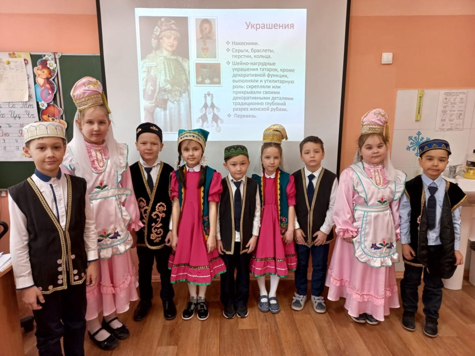 65нче Татар гимназиясендә – Милли костюмнар көне