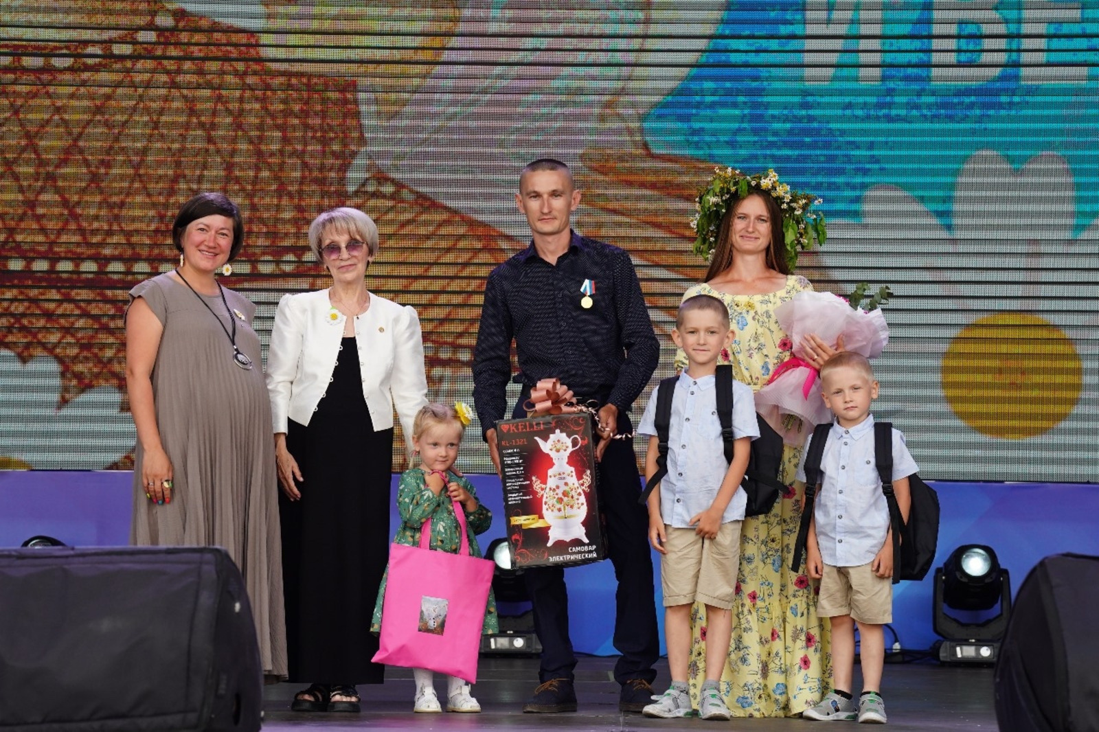 Балалар әти-әни үрнәгендә үсә!