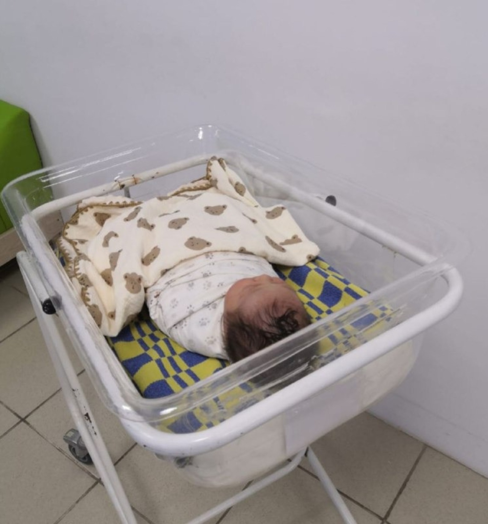 Төкле аягың белән, сабый!