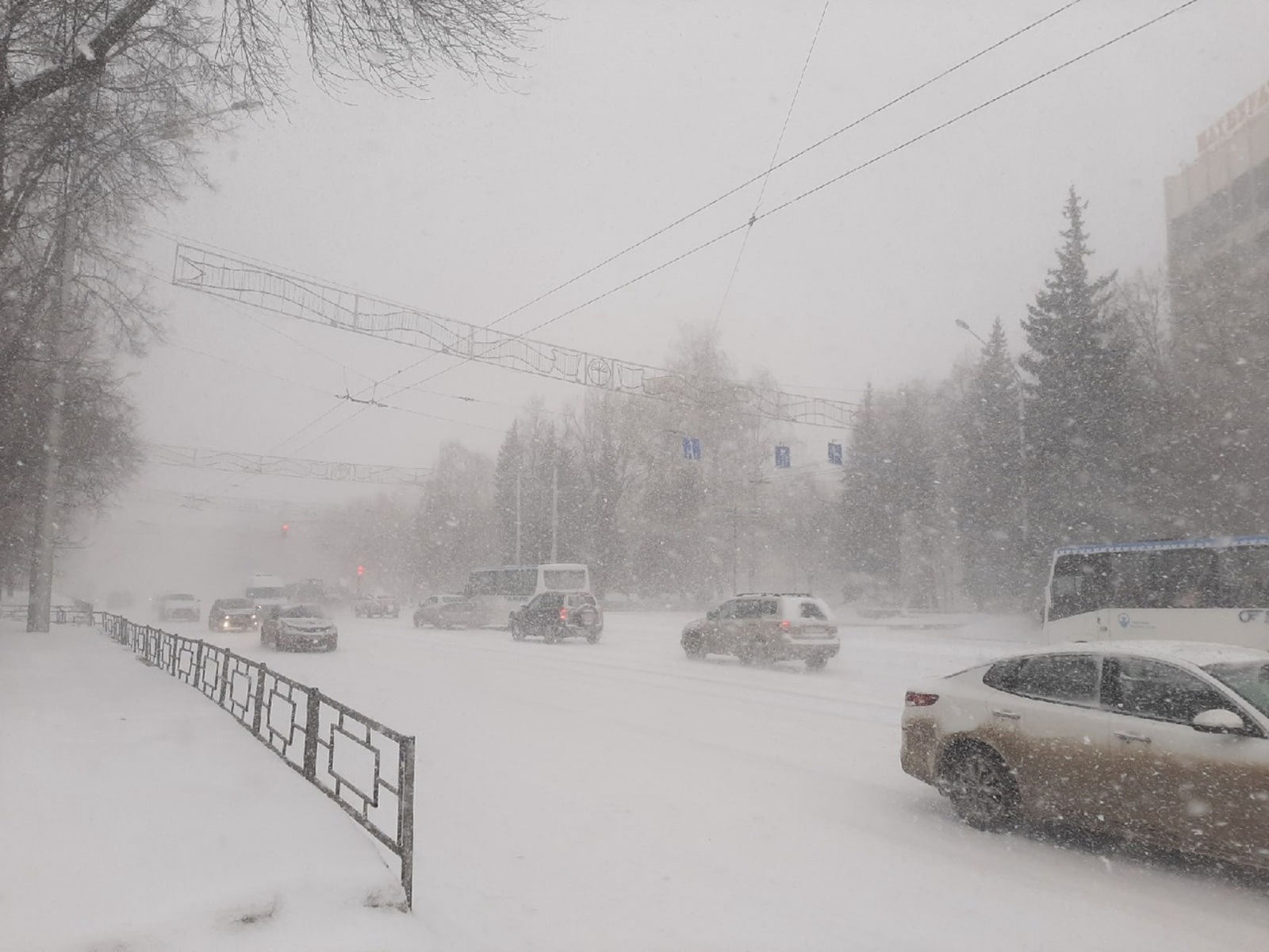 Бүген буран дуласа...