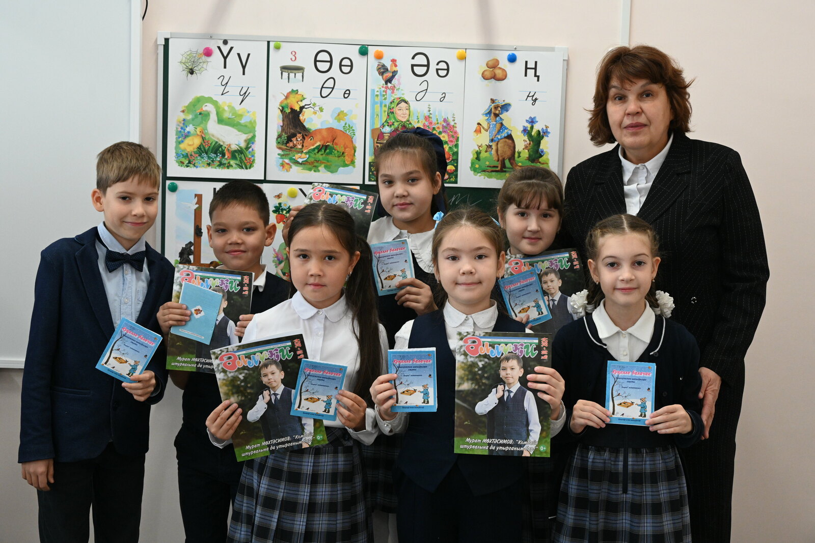 Туган телне өйрәнеп үсәбез!