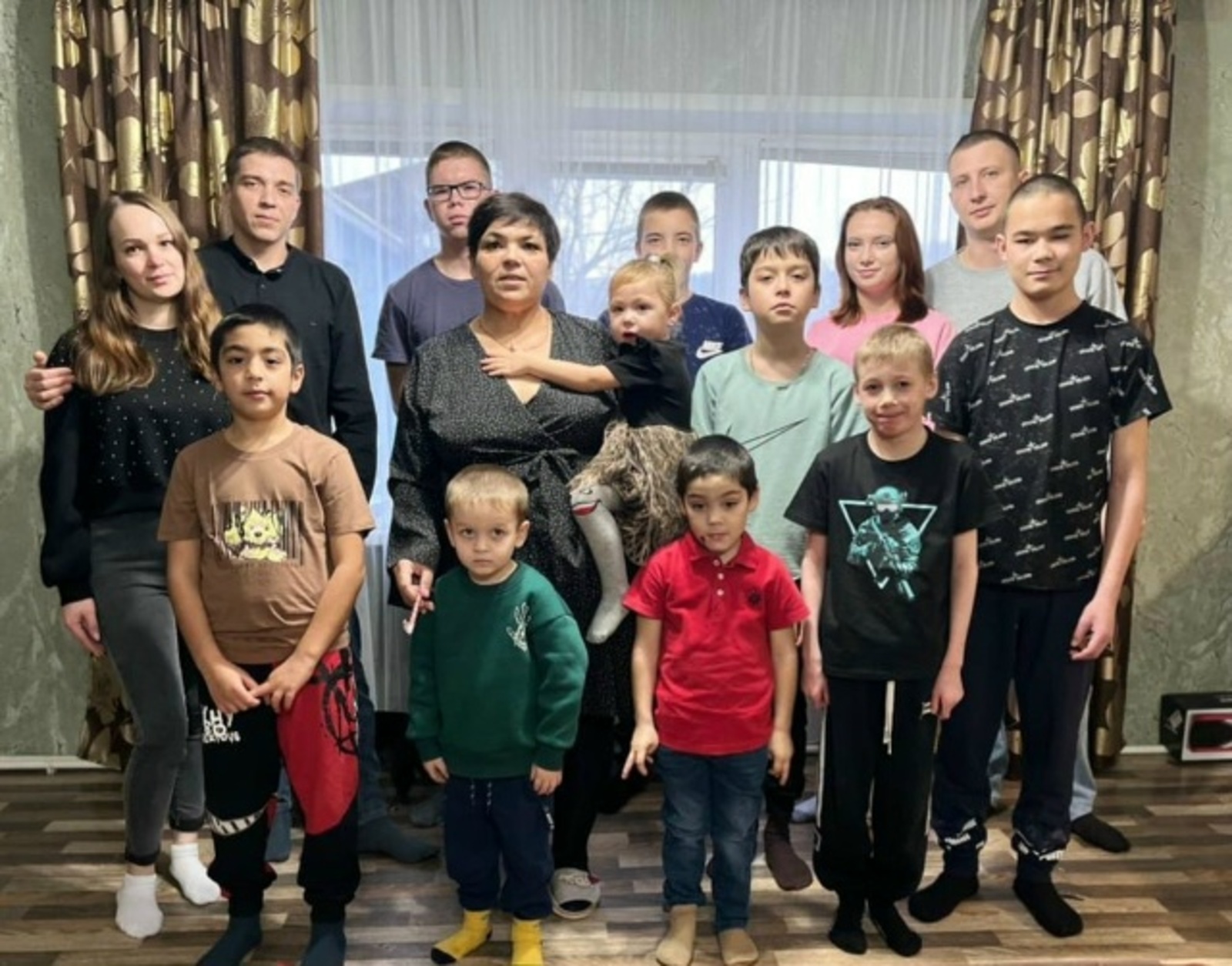 Олы йөрәкле әнигә рәхмәтләре чиксез!