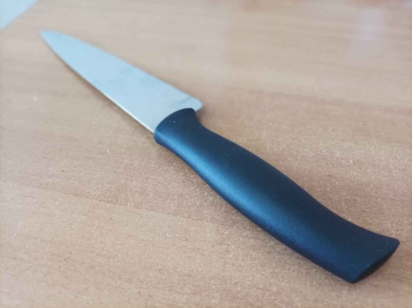 Абыйсына пычак белән чәнечкән...