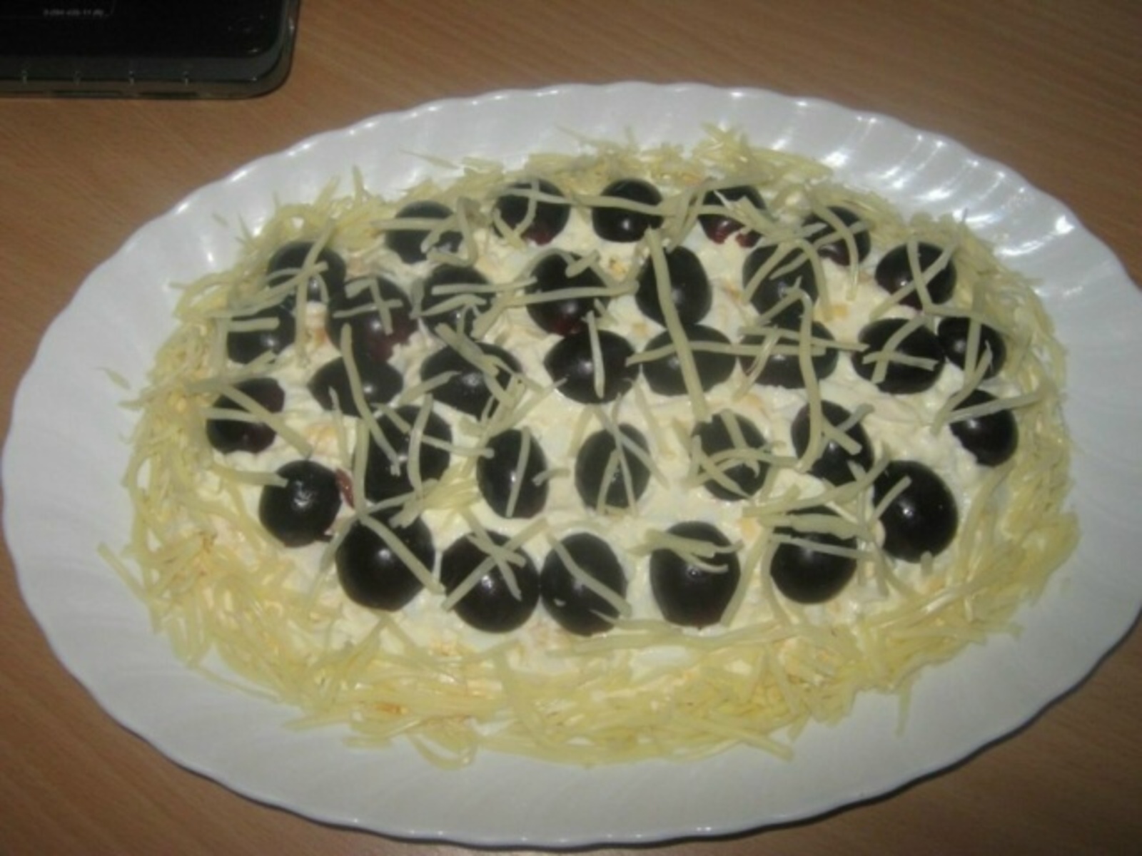 “Ап-ак карда — кара энҗеләр” салаты