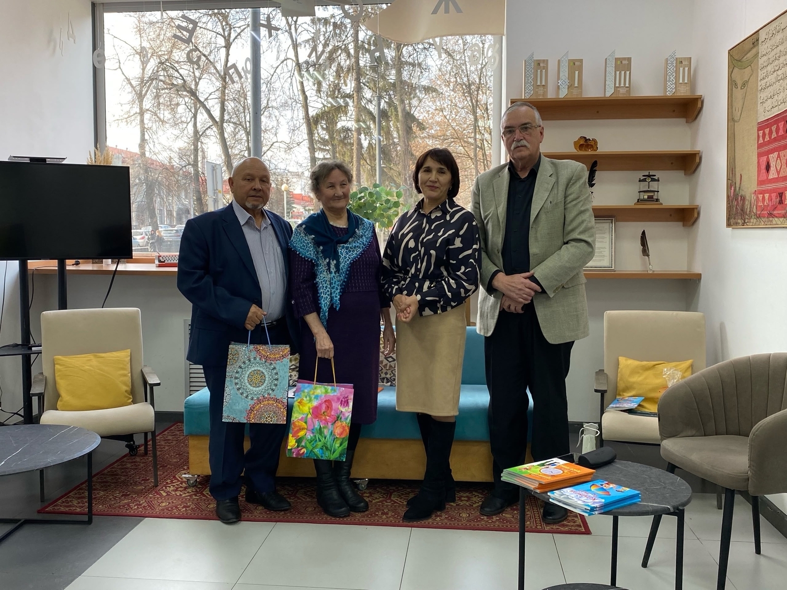 Балаларга яхшы бүләк!